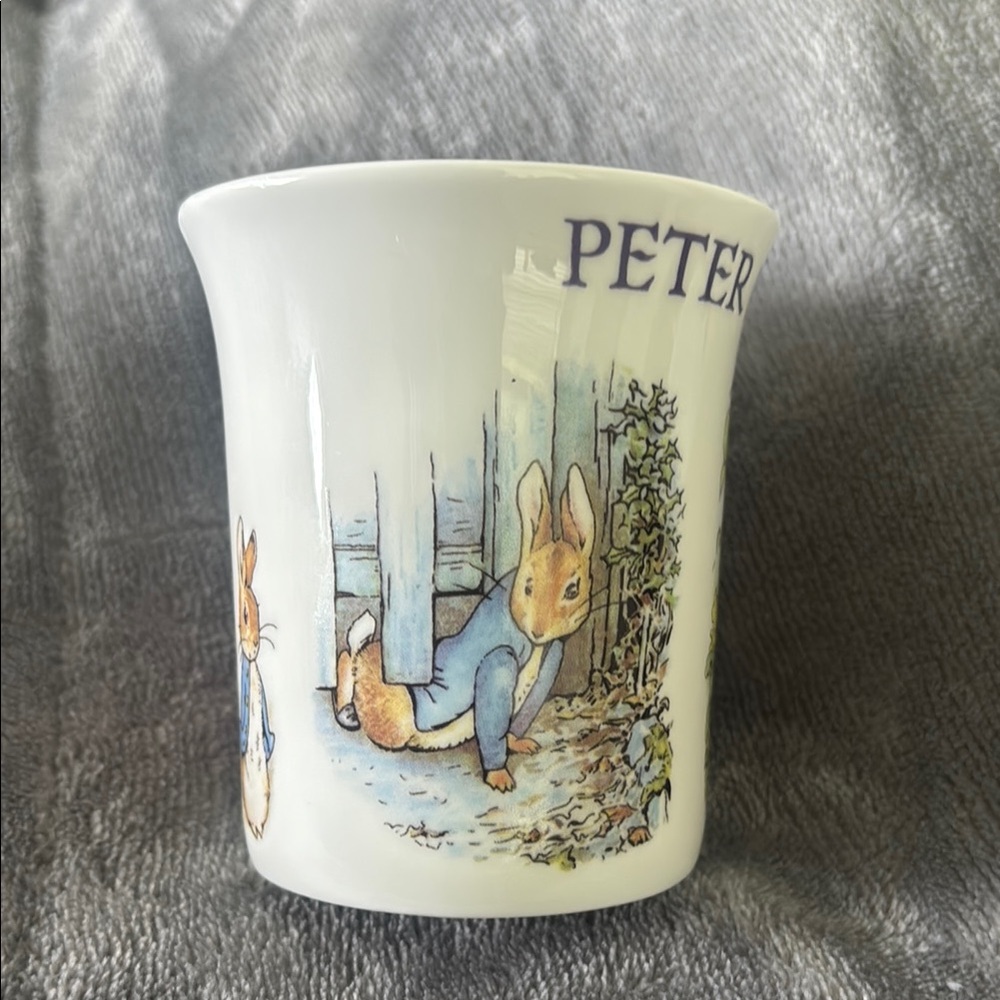 Peter Rabbit Ceramic Mug - Picture 5 of 7
